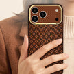 Zore Paris iPhone 17 Pro Velix Retro Çiçek Desenli Sert PC MagSafe Uyumlu Kılıf